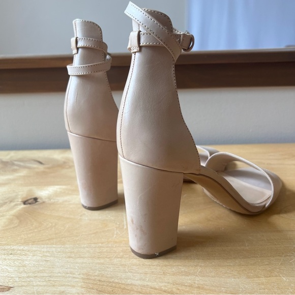 VINCE CAMUTO CORLINA ANKLE STRAP HEELED SANDAL 12M BEIGE MINIMALIST NEUTRAL CHIC - Picture 7 of 12